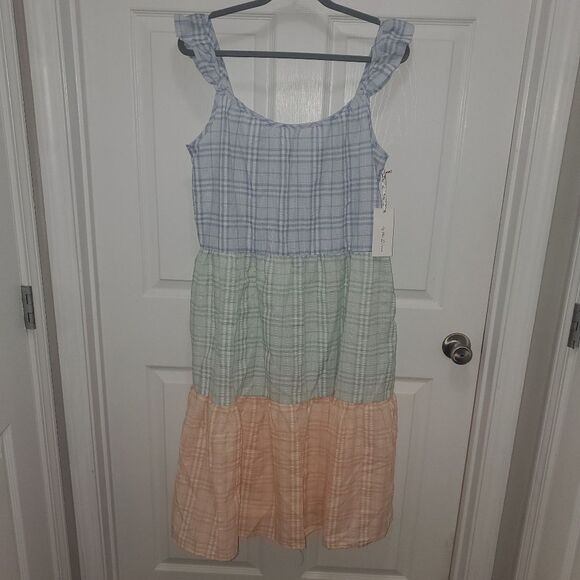 Plaid Tiered Sleeveless Dress - Picture 1 of 4